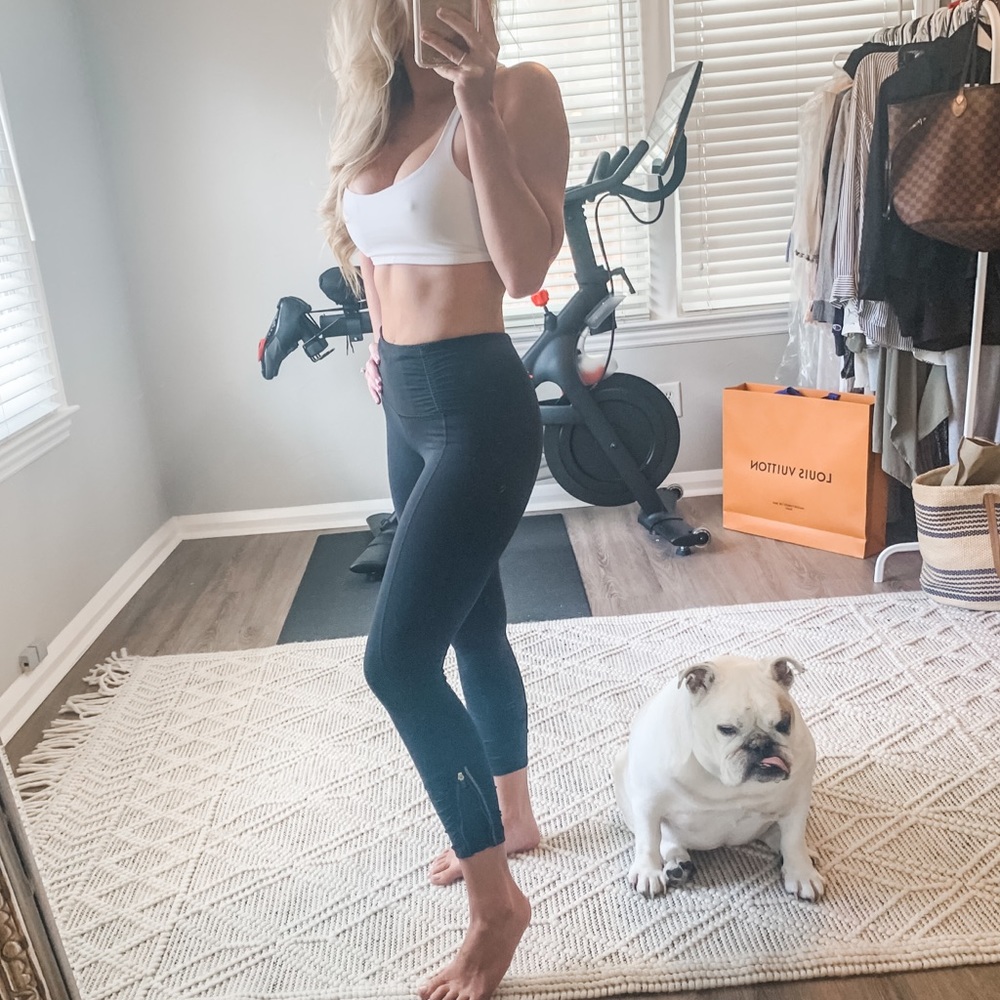Lululemon black leggings size 4 zipper